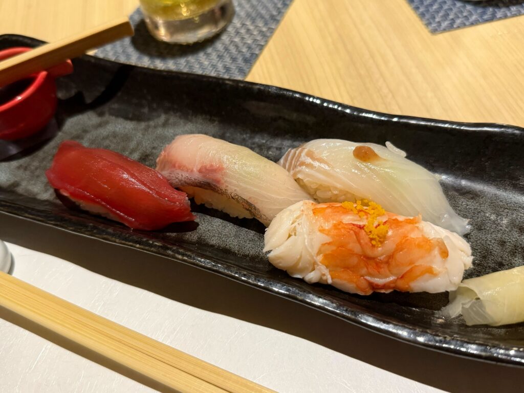 自分ではけでお醤油を塗るタイプのお寿司
